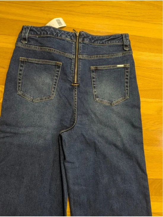 Bebe NWT High Waist Lace Up Wide Leg Jeans Size 32 - Picture 9 of 15